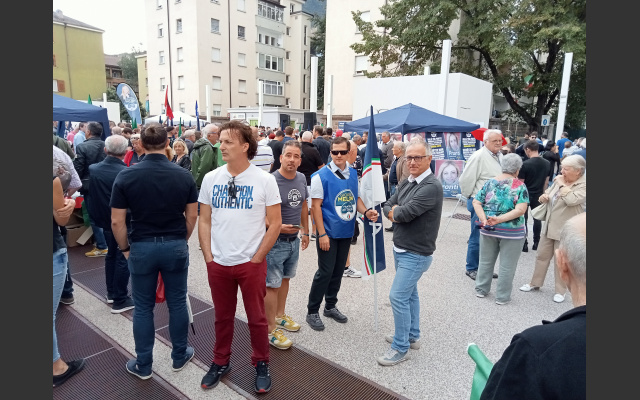 Giorgia Meloni in piazza Matteotti a Bolzano