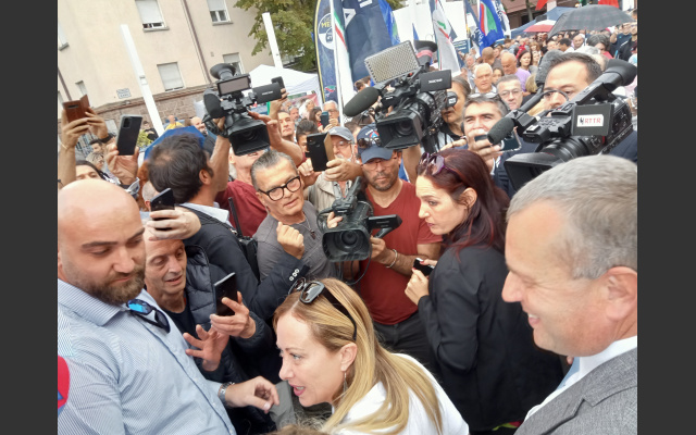 Giorgia Meloni in piazza Matteotti a Bolzano